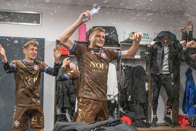 广州队多任 广州队多任